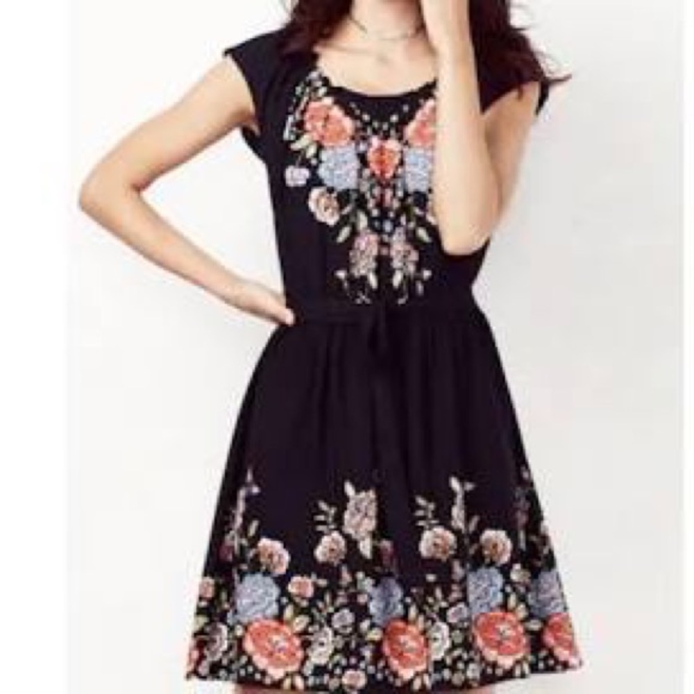 Lauren Conrad black floral dress xxl